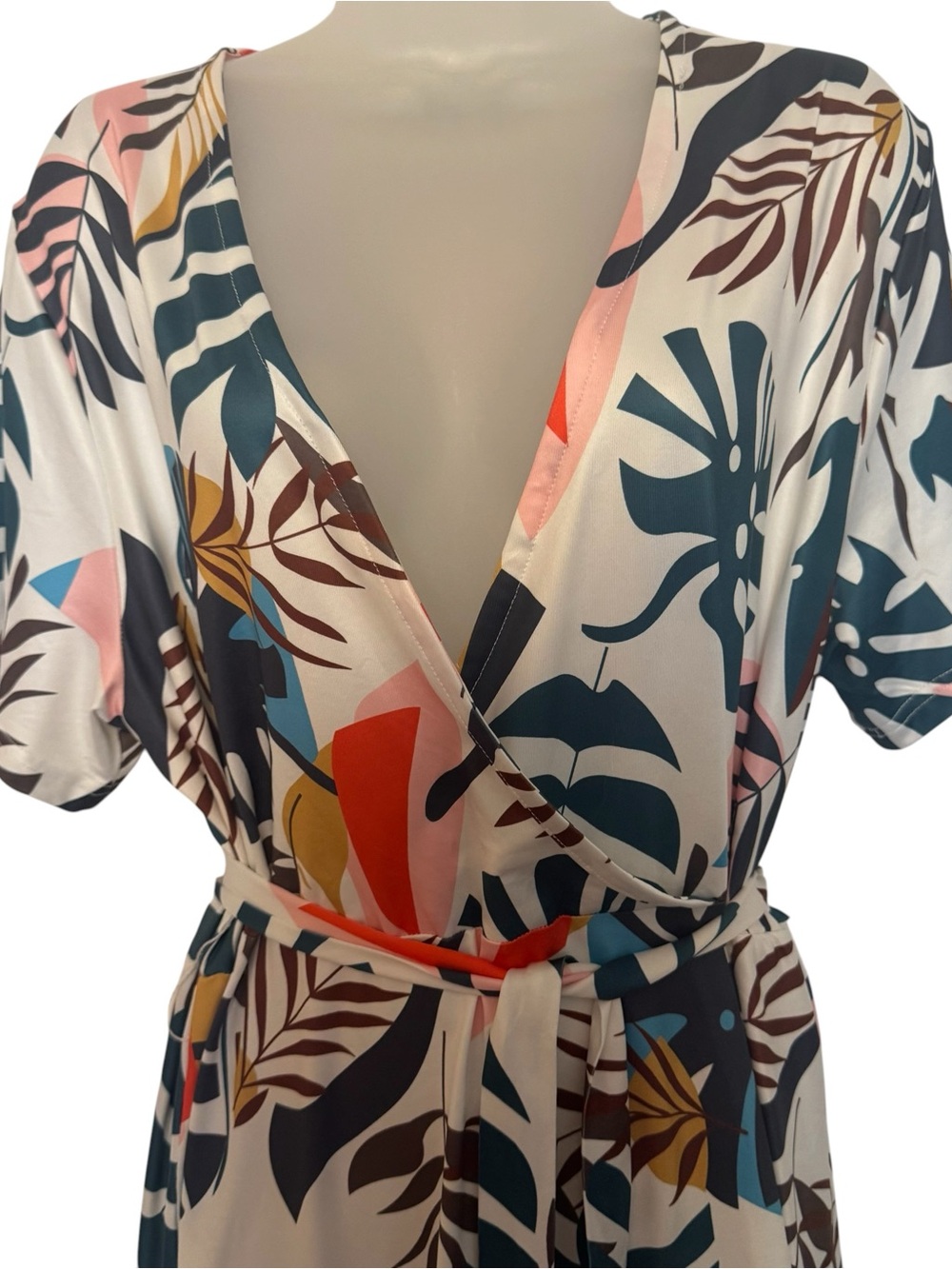 BloomChic GORGEOUS Leaf-Print Mock Wrap Dress PLUS: 2X    #CL - Picture 3 of 7